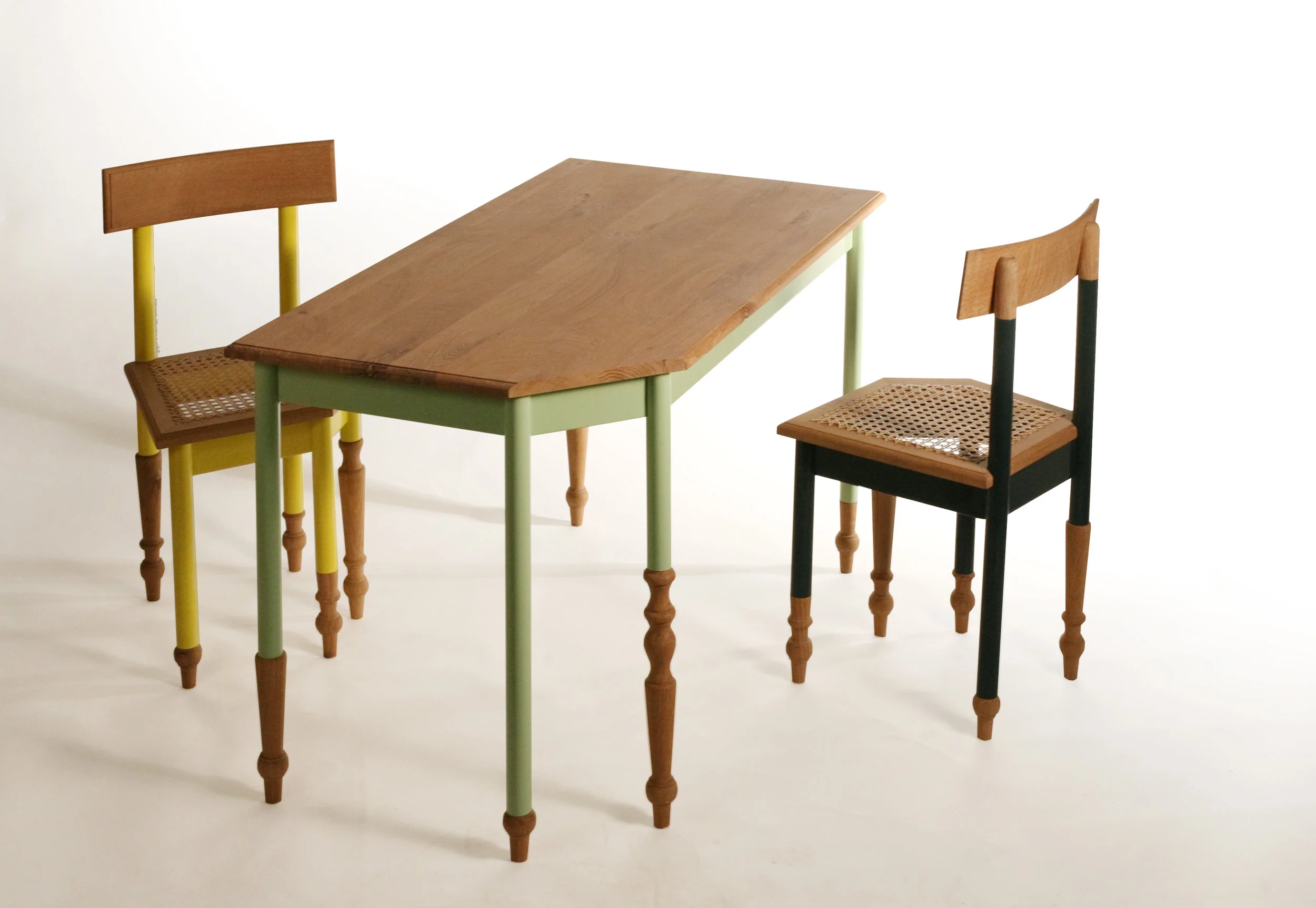 tafel met stoelen-6.jpg