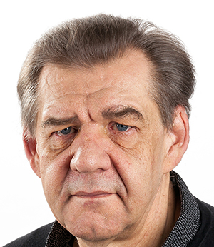 Author, researcher and historian Adrian Curtis. Studio photograph ©: Jacques Portal