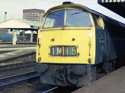D1022 at Reading on April 11, 1975. Picture: Adrian Curtis