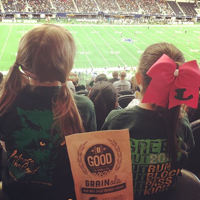 Go #longviewlobos #lobonation #wedembos !
