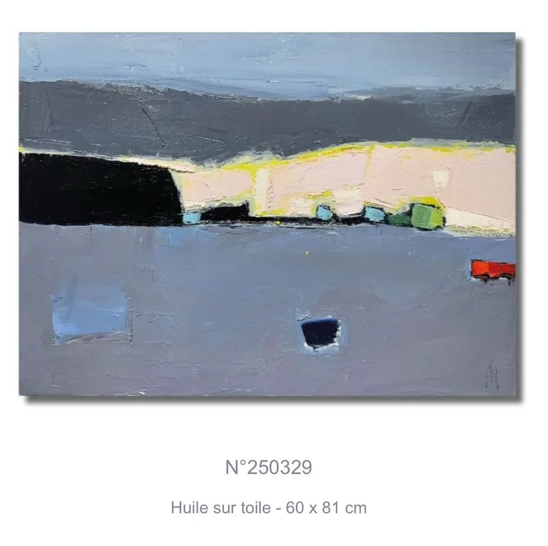 Un &eacute;t&eacute; tout en douceur commence &agrave; la galerie! 
.
Le peintre @christian.hoet installe une atmosph&egrave;re subtile avec ses toiles aux couleurs tendres - vert d&rsquo;eau, parme, bleu brumeux - comme une respiration paisible. 
. 