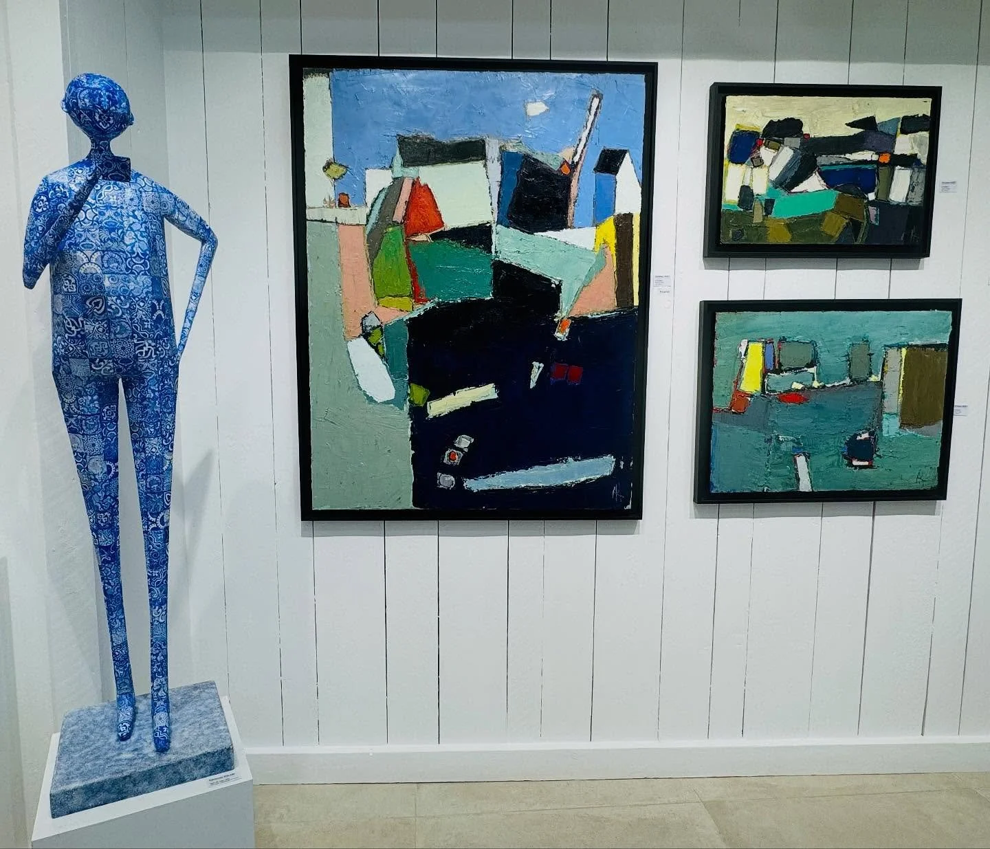 La galerie a le plaisir d&rsquo;accueillir une nouvelle s&eacute;rie de toiles de @christian.hoet ! 
.
Nous avons patiemment attendu et sommes enthousiastes de pr&eacute;senter ce dialogue entre la couleur et la lumi&egrave;re, o&ugrave; l&rsquo;&eac