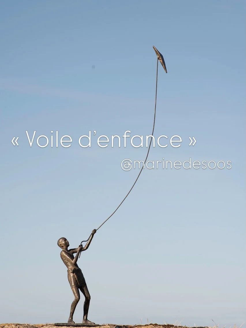 L&rsquo;une des pi&egrave;ces embl&eacute;matiques du travail de  @marinedesoos, &laquo;&nbsp;Voile d&rsquo;enfance&nbsp;&raquo;, prend en l&rsquo;ampleur et se d&eacute;ploie d&eacute;sormais sur une hauteur de 105cm. 
.
D&eacute;j&agrave; symbole d