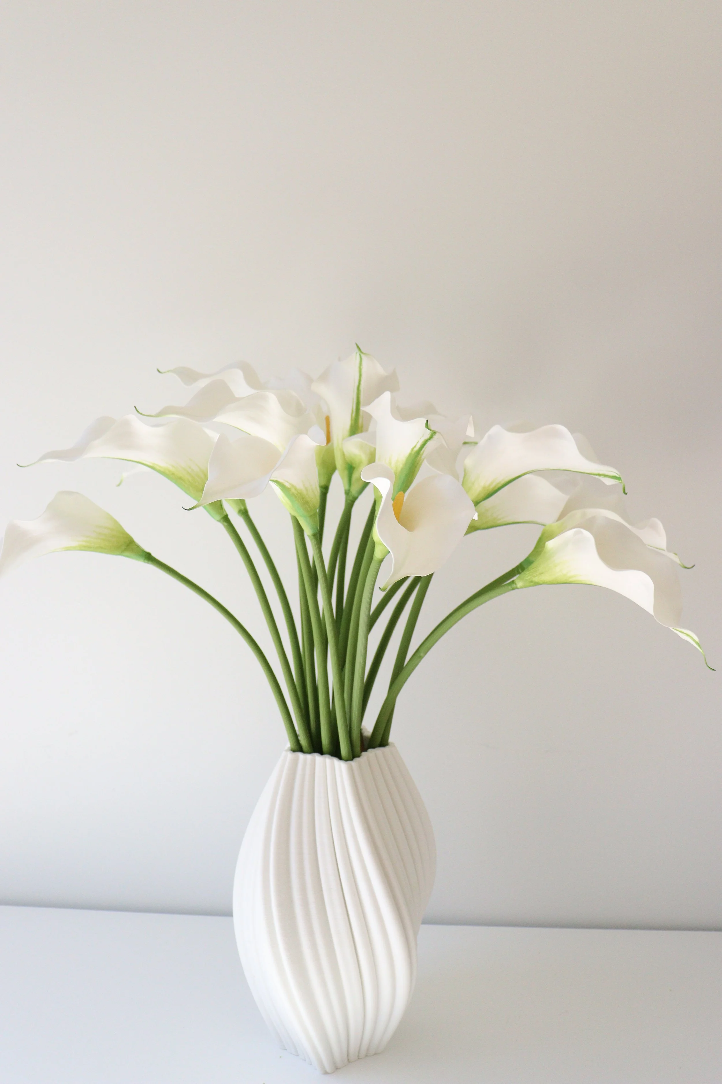 Large Vase Calla Lily En Masse