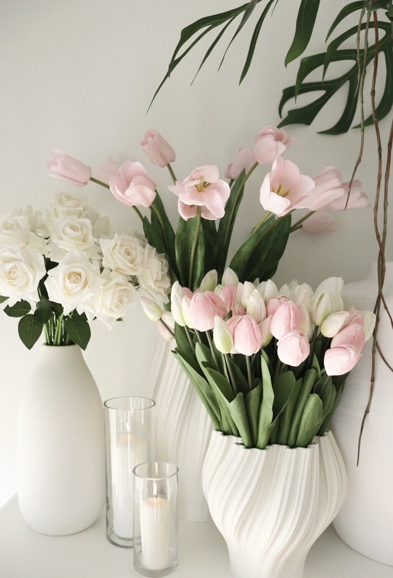 Large Vase White and Pink Flower Trio En Masse