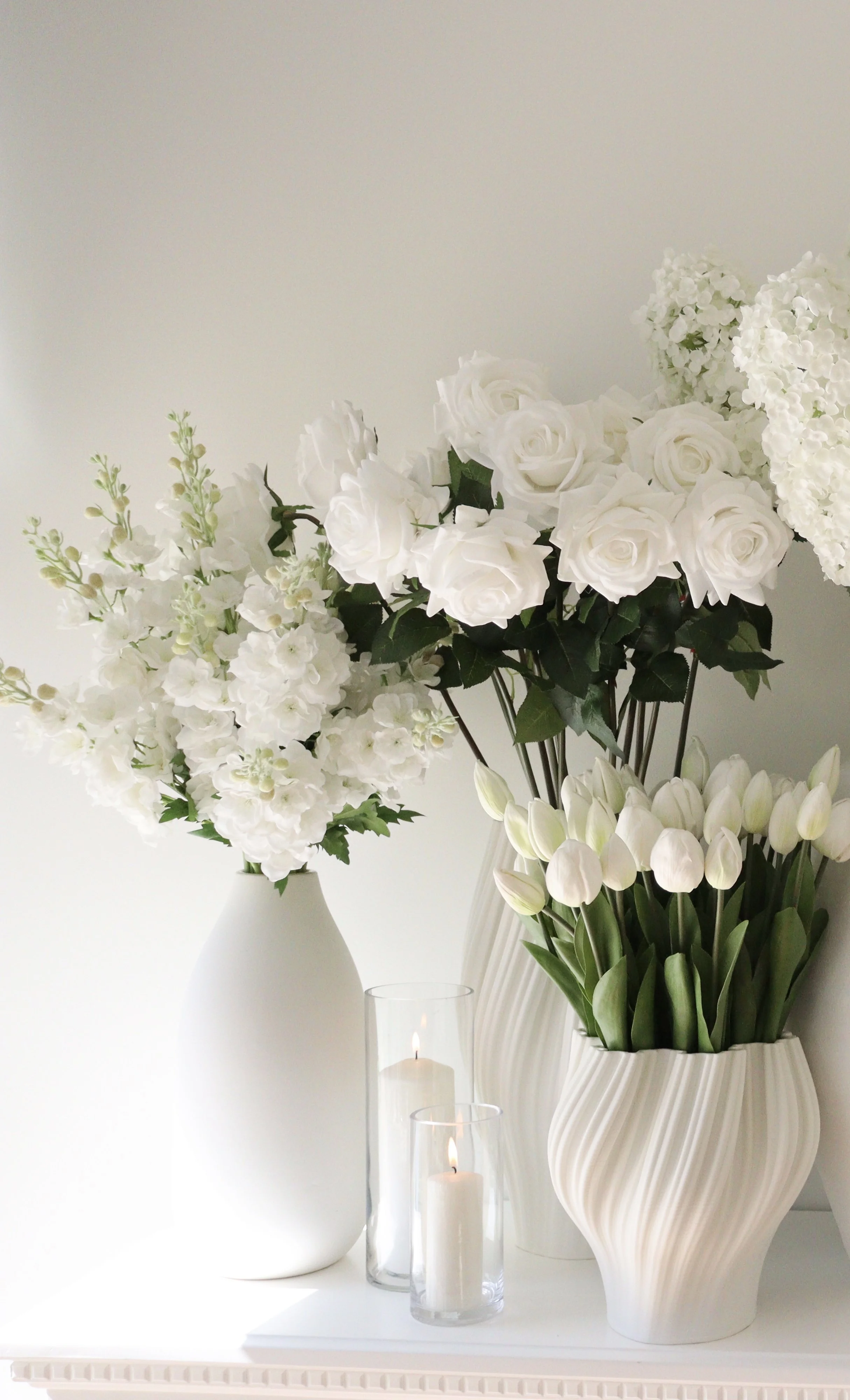 White Large Vase Flower Trio En Masse
