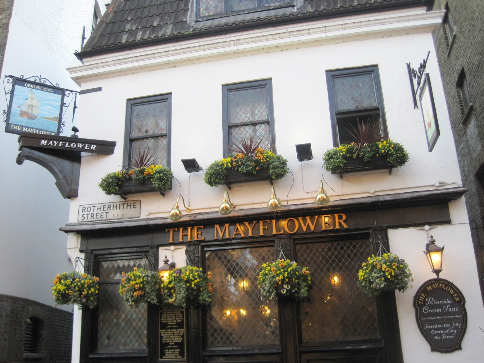 Mayflower Pub.JPG