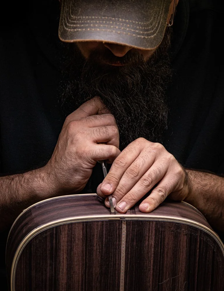 lodge_ginnie_the-guitar-maker.jpg