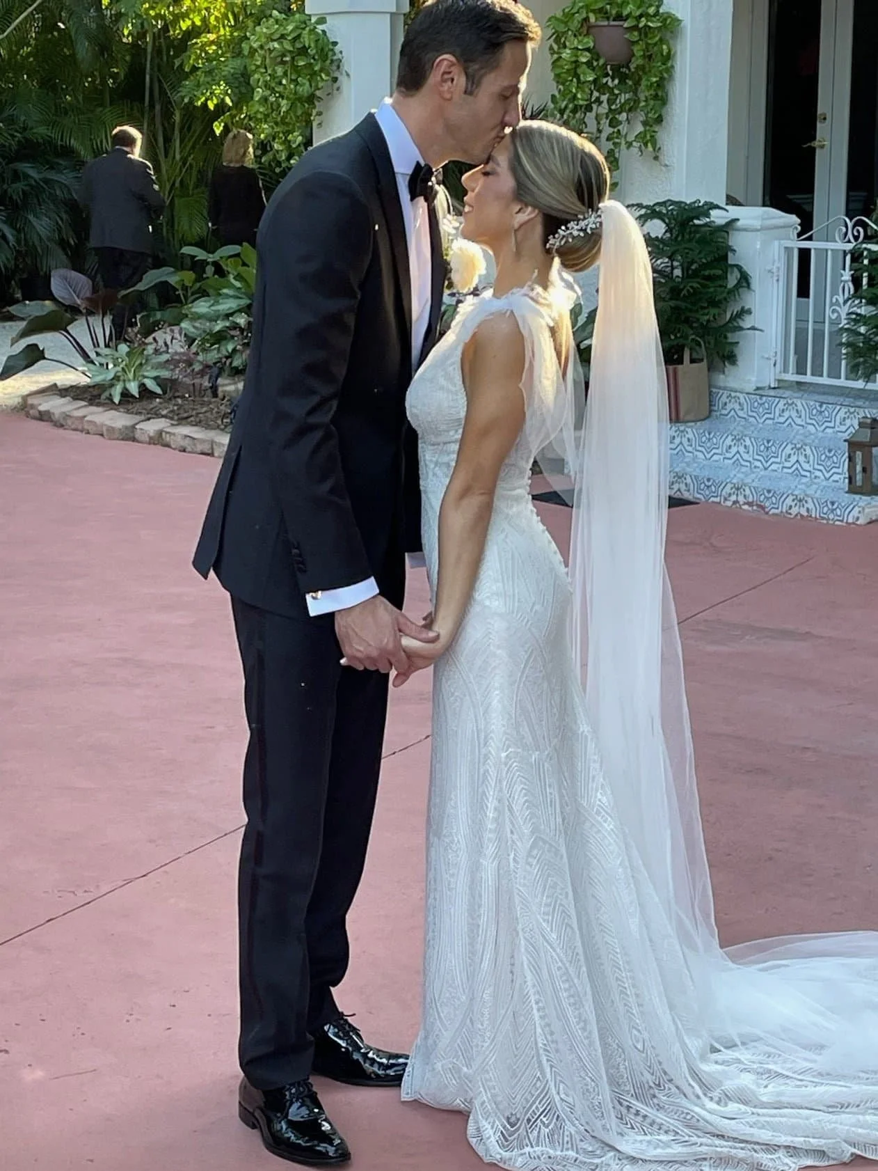 bride-and-groom-kissing.jpg