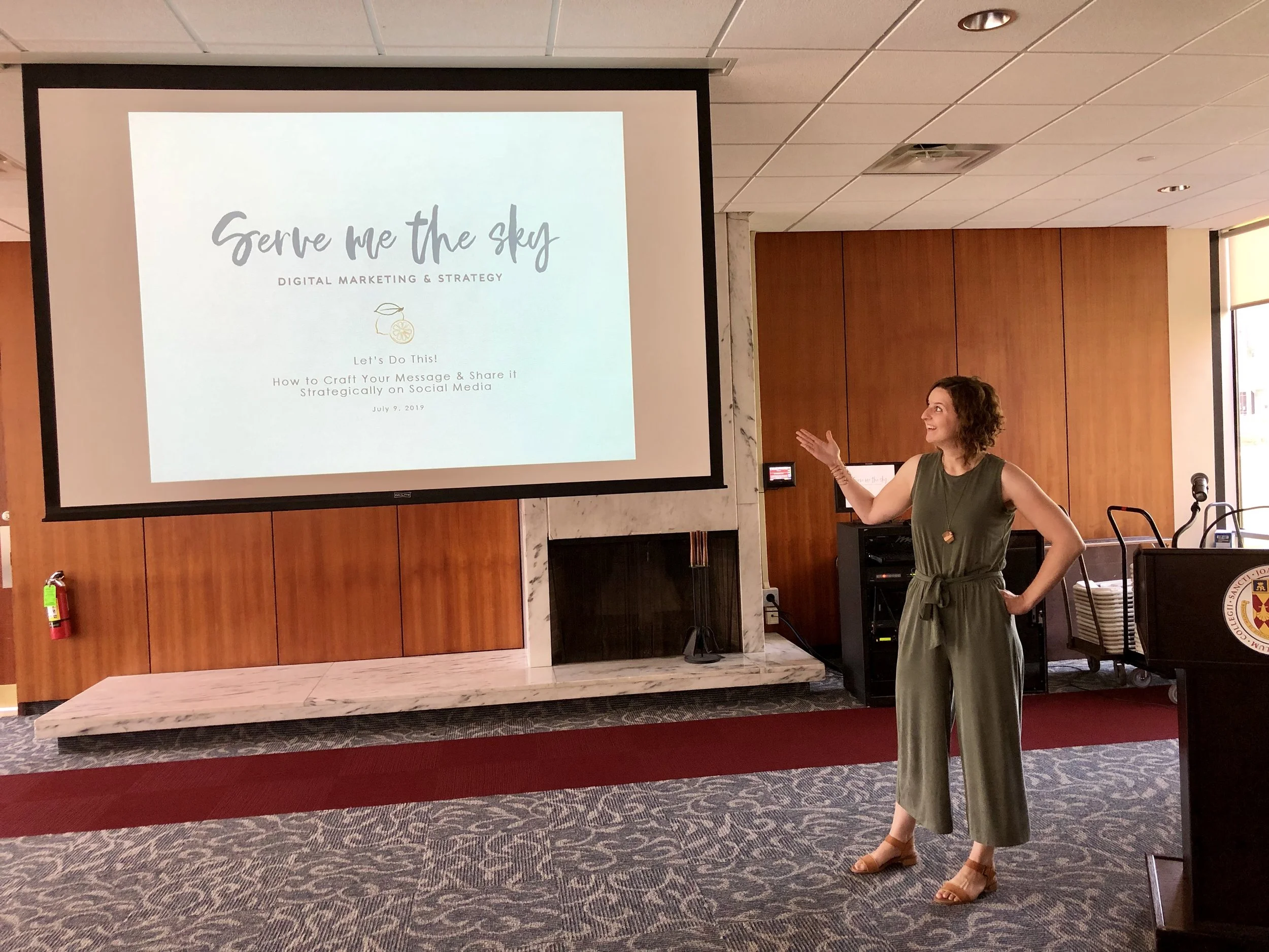 Kicking off my workshop on how to craft your message & share it strategically on social.