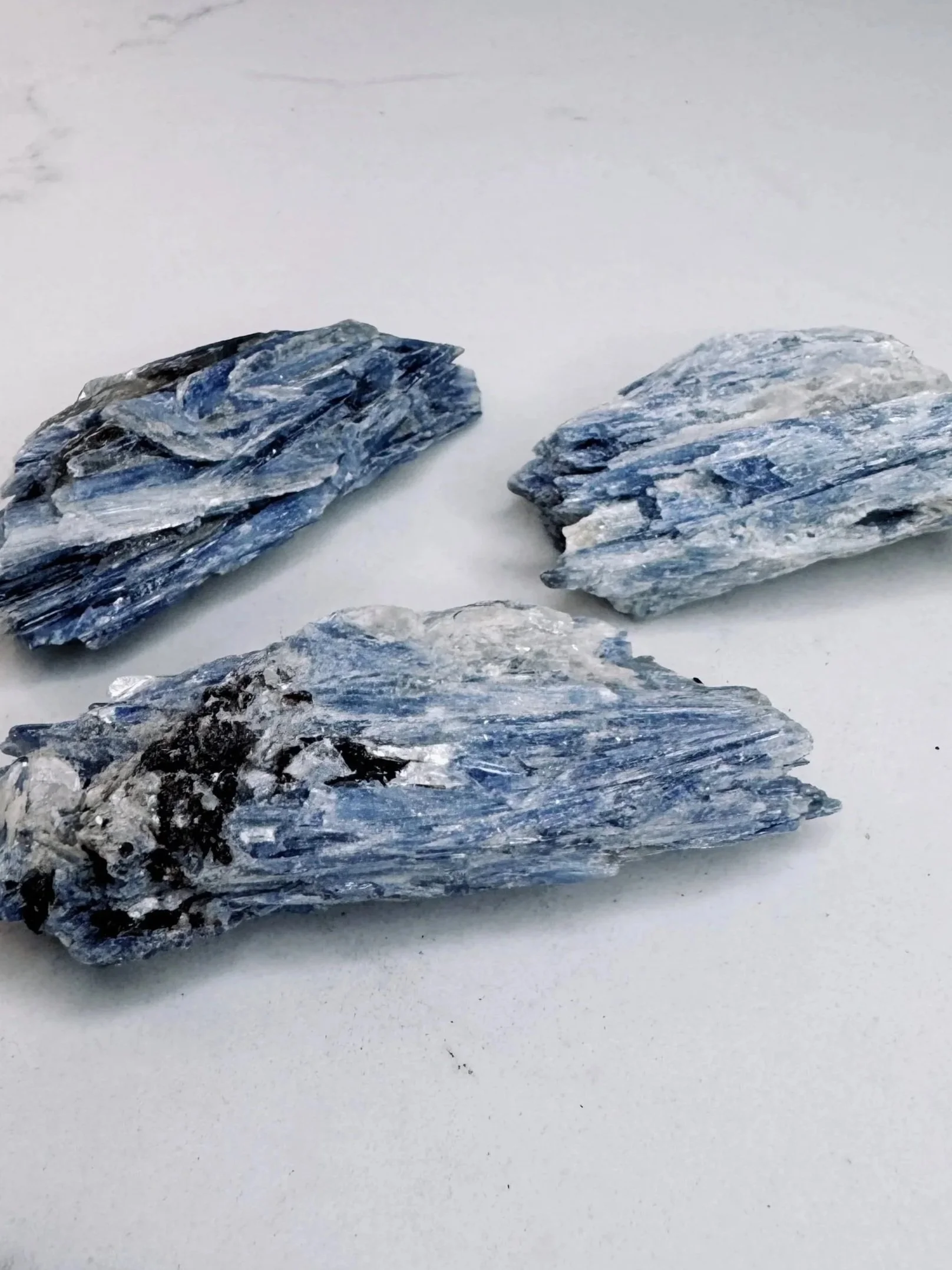BLUE KYANITE - MEDIUM