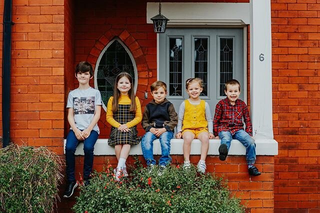 So nice to see the Rodger family again after Ruth and Ben got married in February. Feels like such a long time ago now back when things were so normal! 
#doorstepportraits #lockdown2020 #southportphotographer 
#familydocumentaryphotography #lifestyle