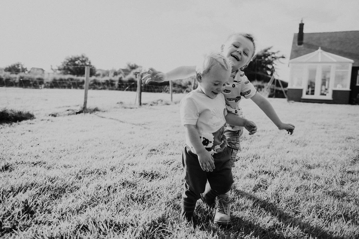 Cousin love 🤗 

Eddie and Walter (yay another Walter!) had lots of fun in the garden having some portraits done for their Granny&rsquo;s birthday! 

Portrait sessions like this are available all year round. You can message me any time if you have an