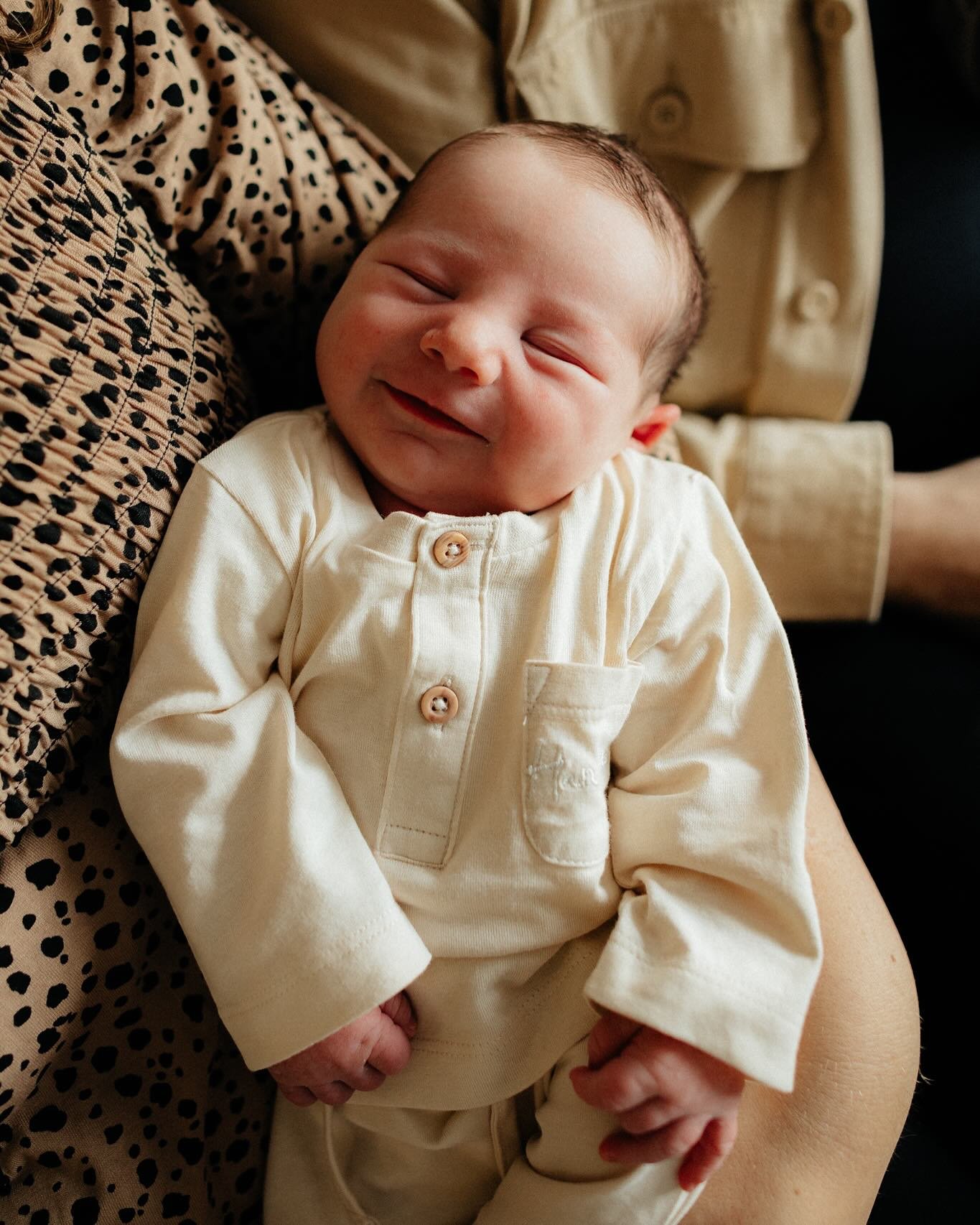 All the smiles from Tommy ☺️ 

Whether it was wind or real I don&rsquo;t care I&rsquo;ll take it! Thank you to this lovely family for having me. Always a pleasure 🥰 

#newbornhomesession #newbornhomestory #southportphotographer #lancashirephotograph
