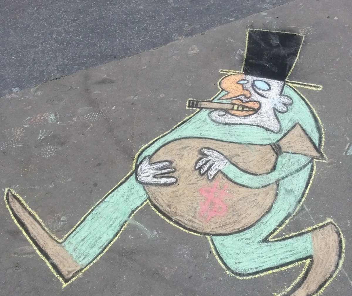 banker_graffiti_paris_stealing-720955.jpg