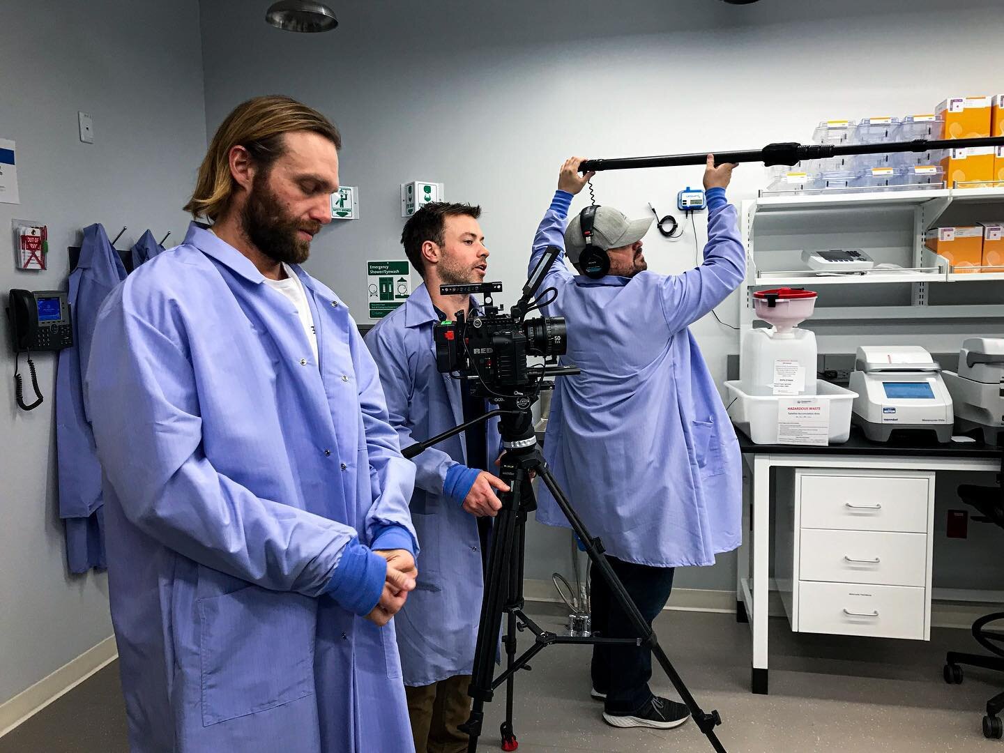 This past week the crew became scientists for the day with @foundationmedicine
⠀⠀⠀⠀⠀⠀⠀⠀
.
.
.
.
.
#jukebooth #red #r3d #shotonred #redgemini #bostonvideographer #bostonvideoproduction #cinematography #medicalvideo #labscience #litepanelsgemini