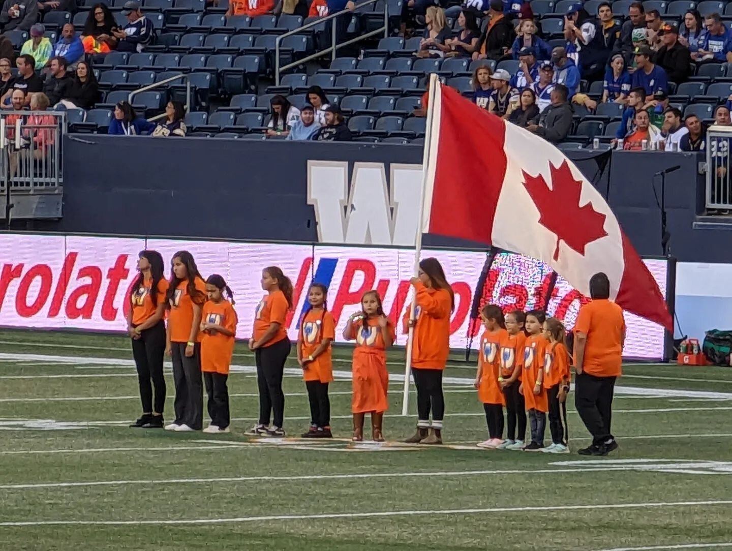 Miigwech @wpgbluebomberscfl for hosting #WASACYouth at Truth And Reconciliation Game 🧡 We&rsquo;ll wear our shirts proudly #OrangeShirtDay #ForTheW