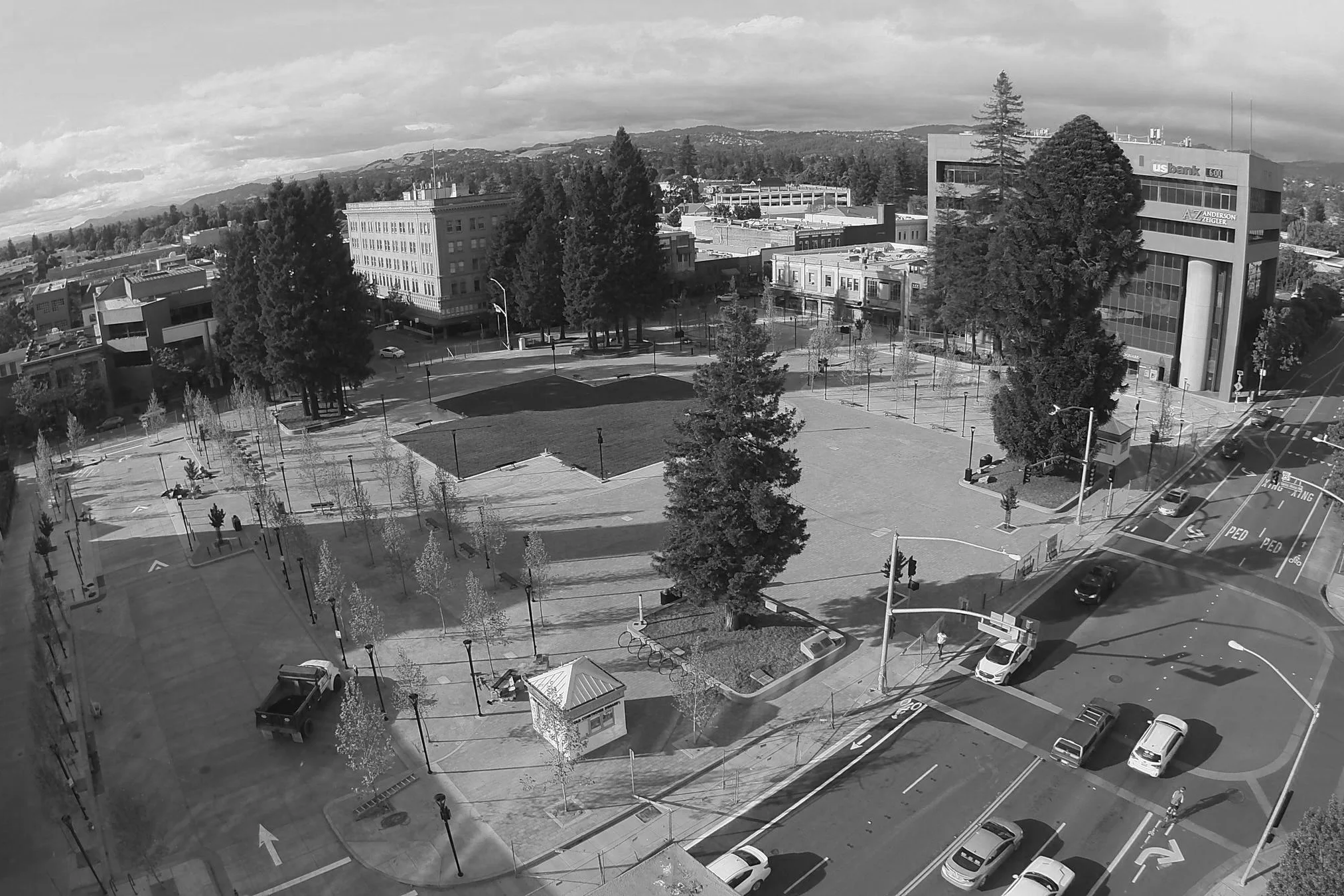 square_BW.jpg
