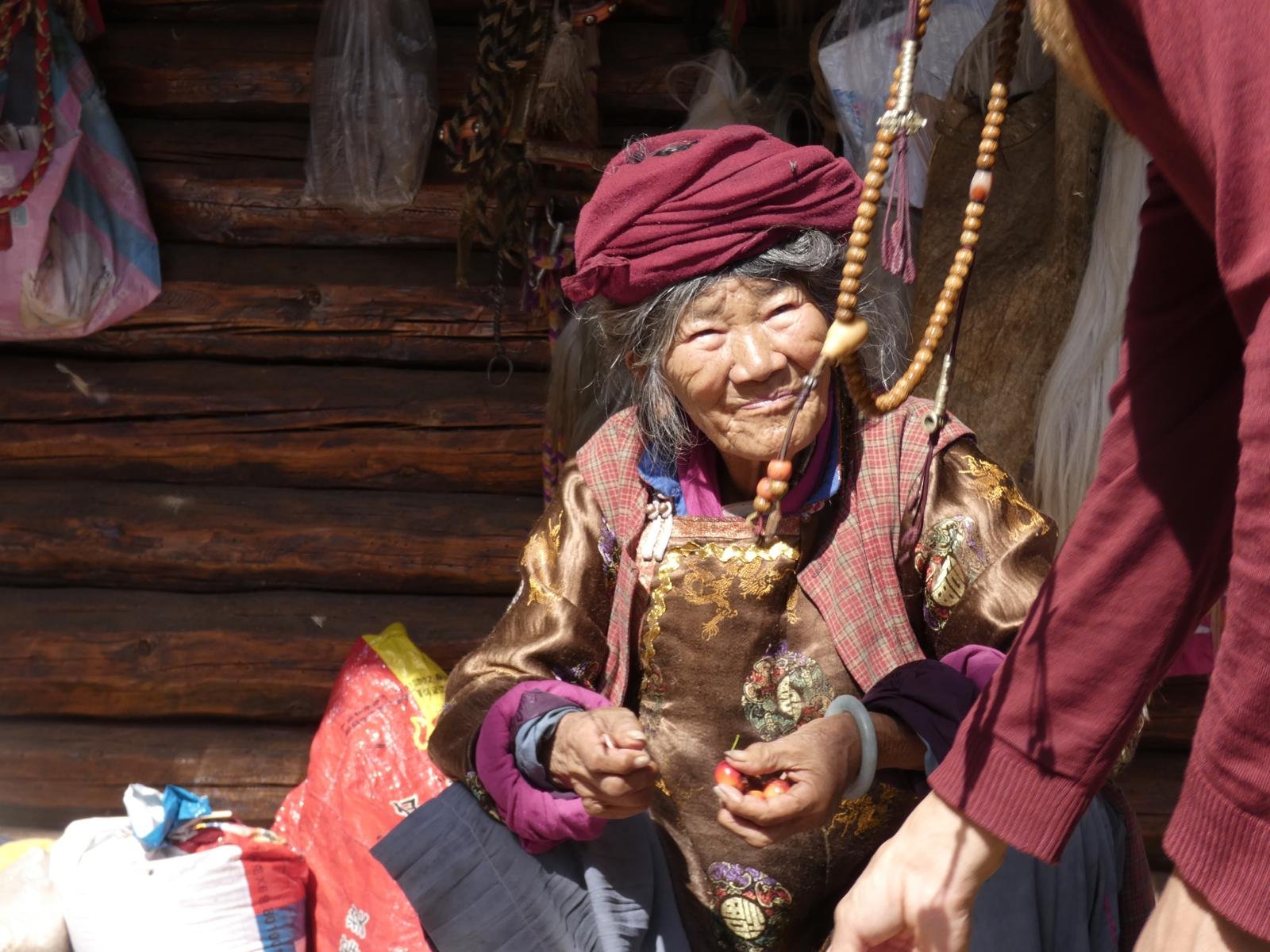 Incontriamo i Mosuo: una delle ultime comunità Matriarcali dell’Himalaya dove il matrimonio non esiste