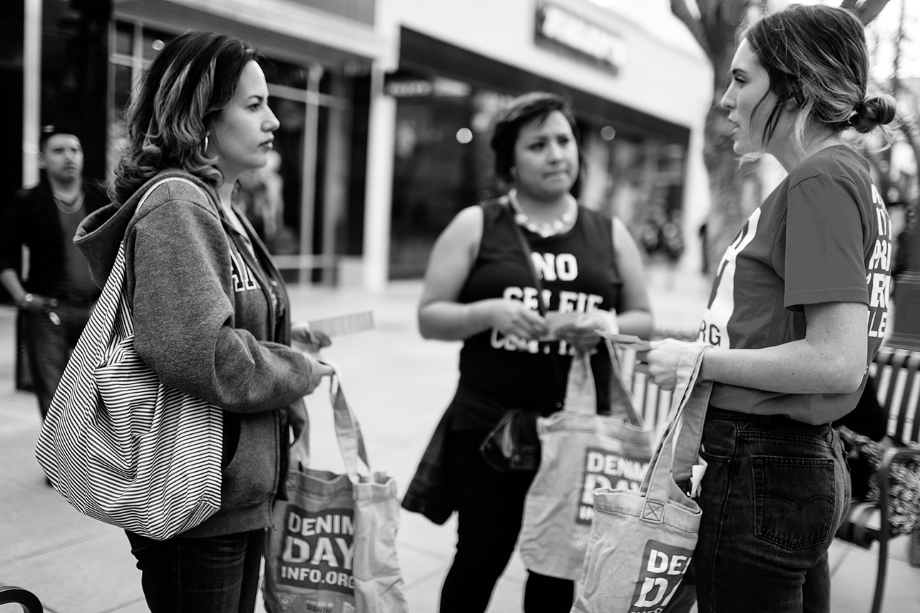  Volunteers engaging with shoppers at The Third Street Promenade 