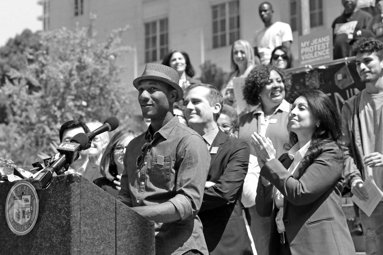  POV Spokesman Aloe Blacc speaks at the 19th Annual Denim Day at Los Angeles City Hall. 
