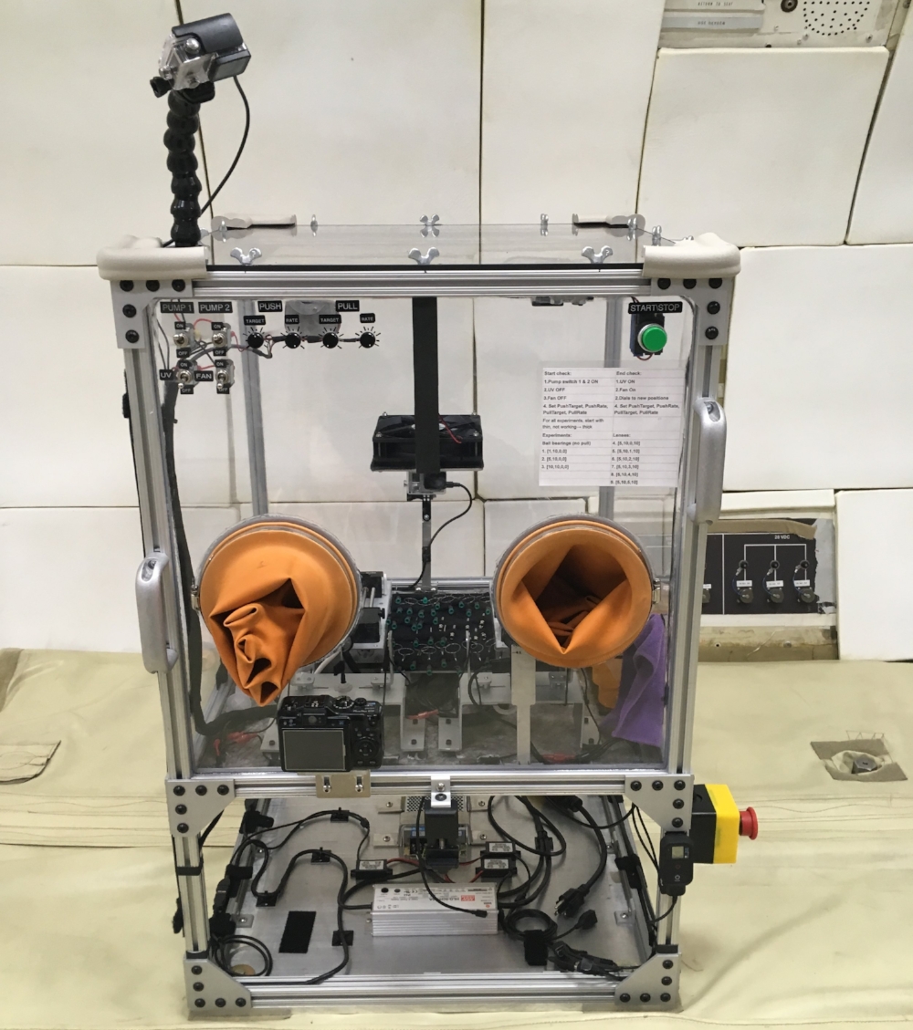 The Final system, connected to the boing 727 floor and ready to fly
