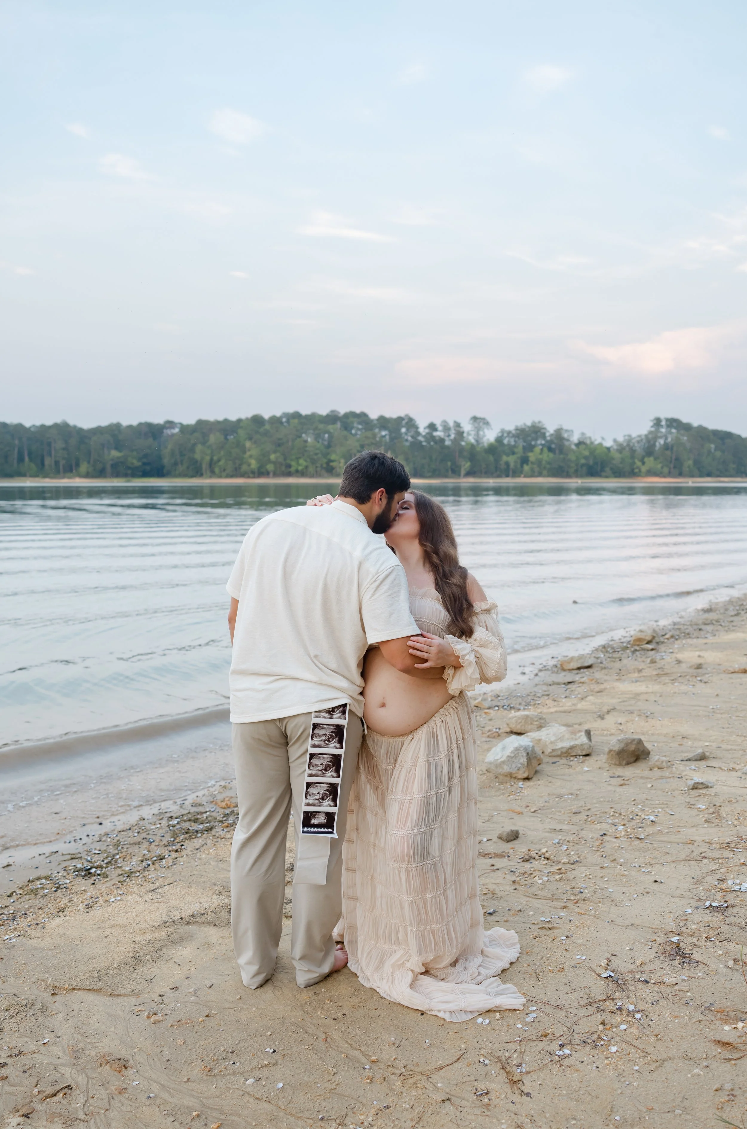 Beach-inspired lakeside maternity session in Appling, Georgia by Augusta maternity photographer Stacey Brenner Photography.