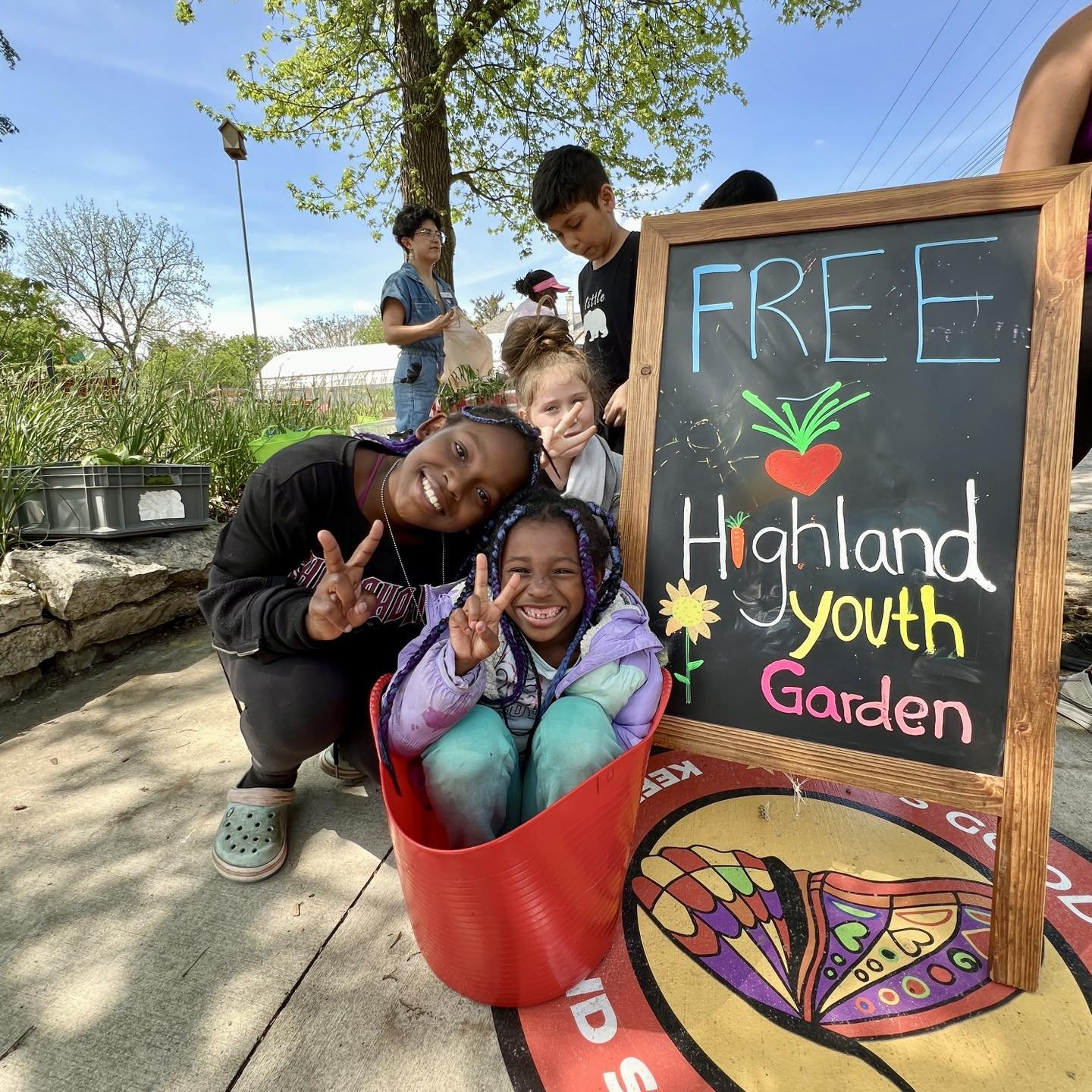 ✅ 1st Garden Market of the Season
✅ 1st Community Dinner 

The vibrant energy at the garden was contagious as everyone worked together to prepare for the garden market. The array of freshly picked vegetables was a sight to behold, showcasing the hard