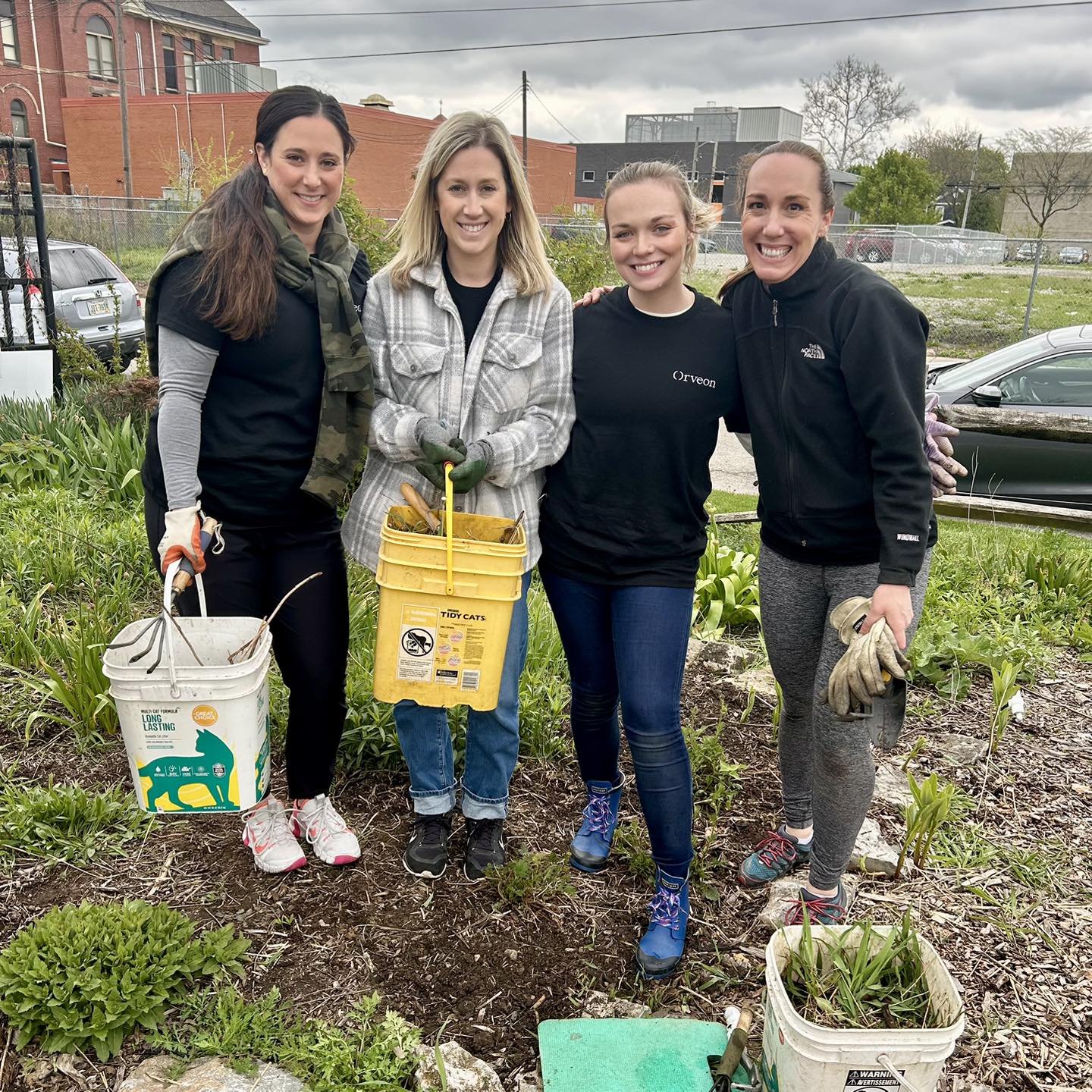 Volunteer Opportunities at the Garden!
Sign up by visiting: https://www.highlandyouthgarden.org/get-involved or by clicking the Link in our Bio.

Wednesdays
🪴 1:00PM - 3:00PM - Harvest and/or set up for garden markets, general garden work
🪴 3:00PM 
