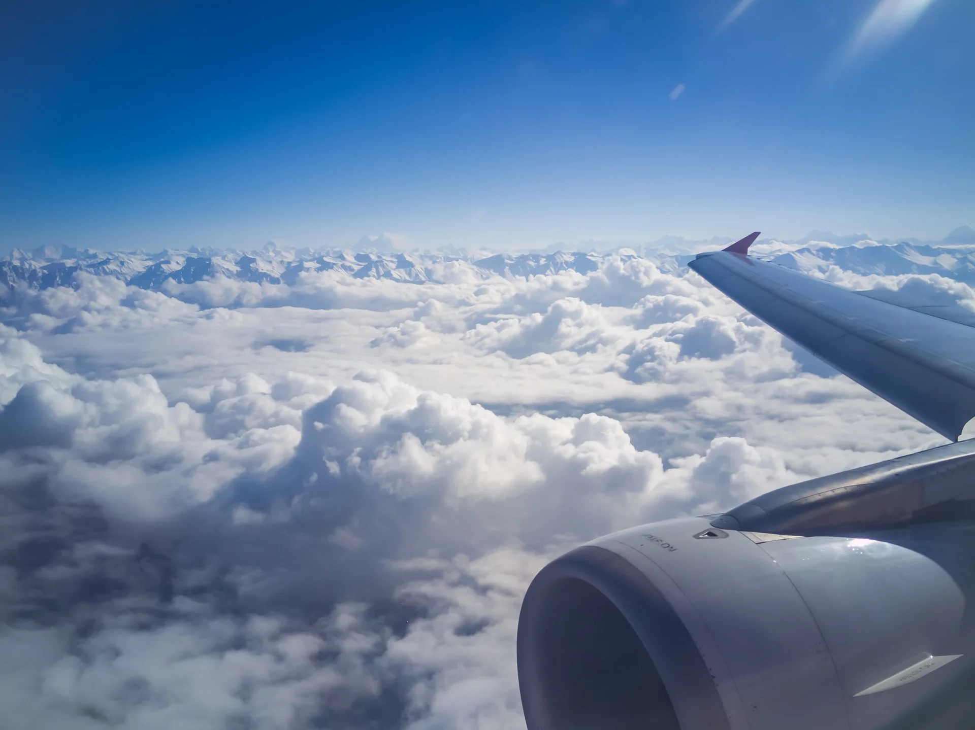 plane-2152402_1920.jpg