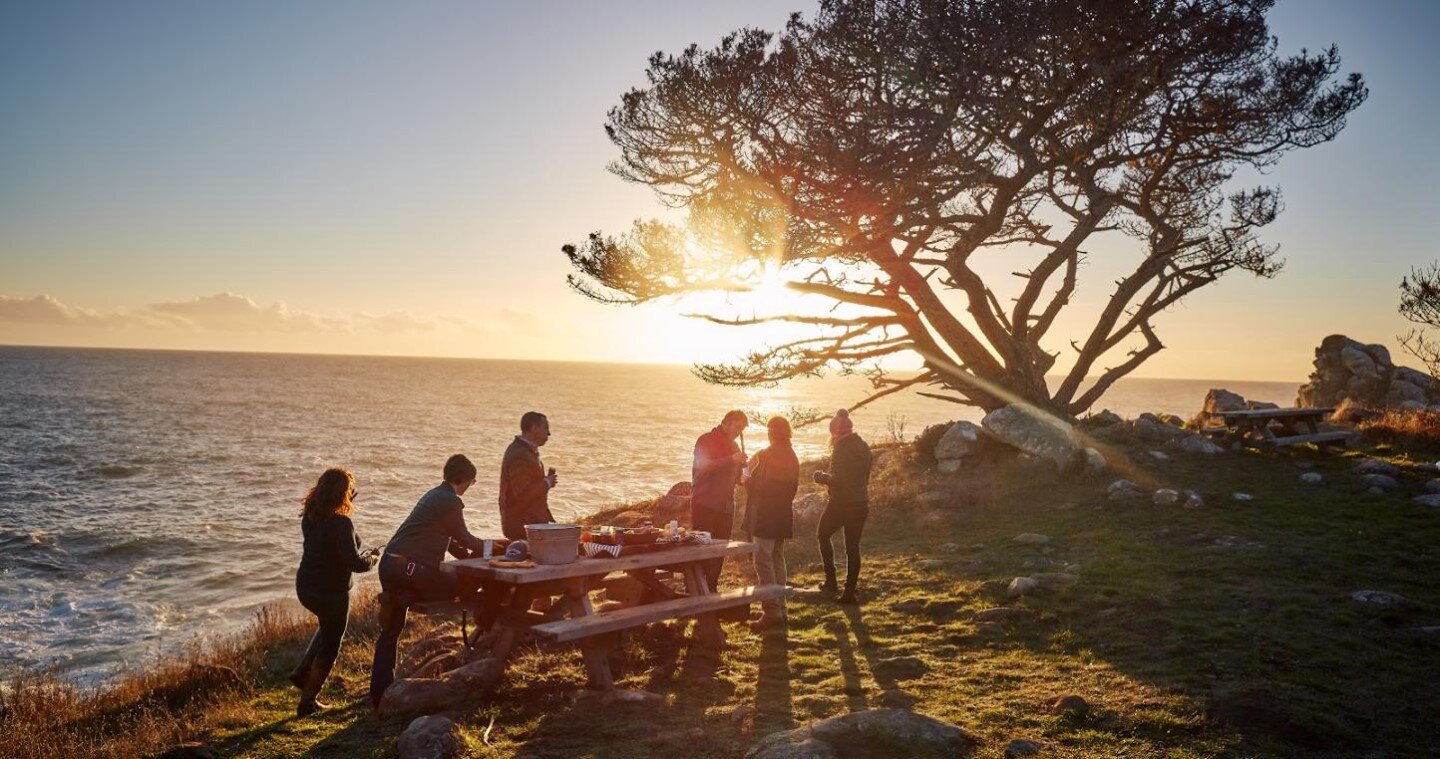 West coast sunset - after a hard day foraging, cooking and eating, in a different time.⁠
⁠
photo: @kimcarrollphoto⁠
wine: @westandwilder