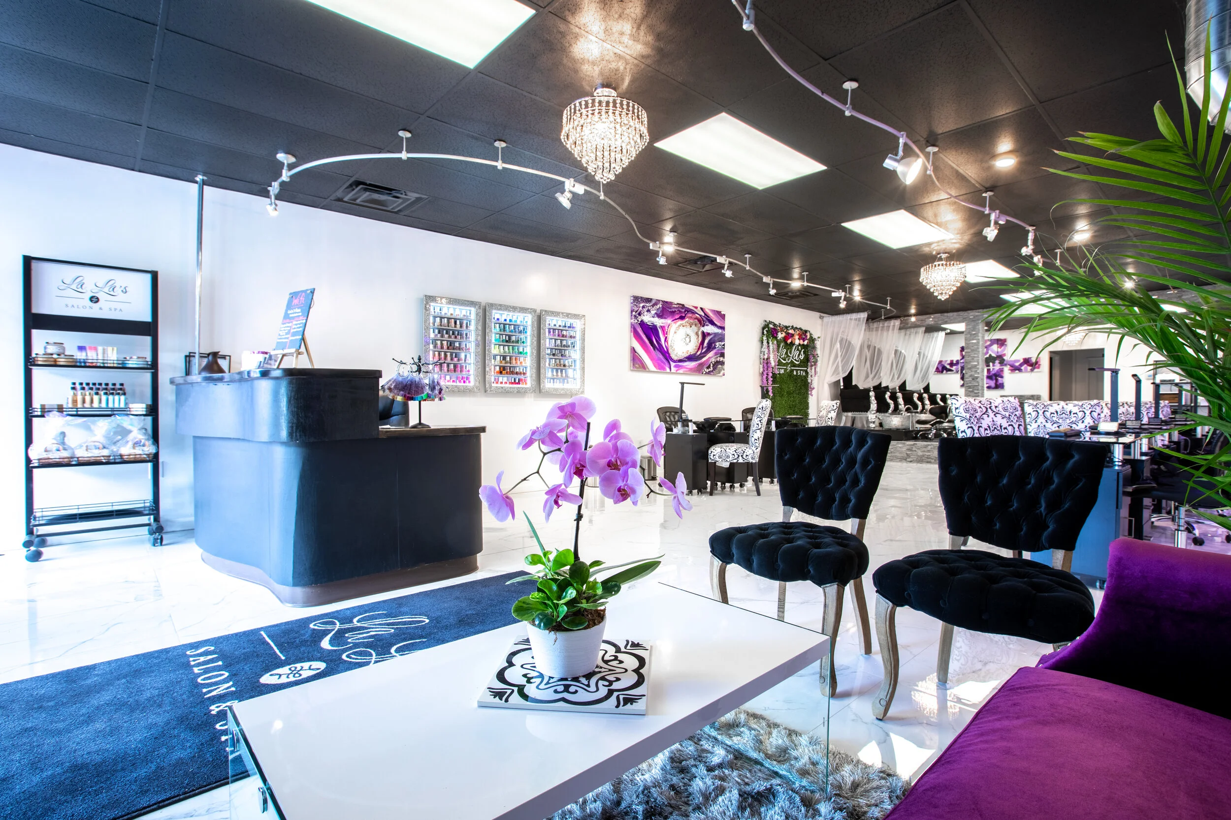 La La's Salon 006.jpg