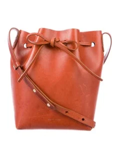 I love the color of this bag! And the size is perfect.