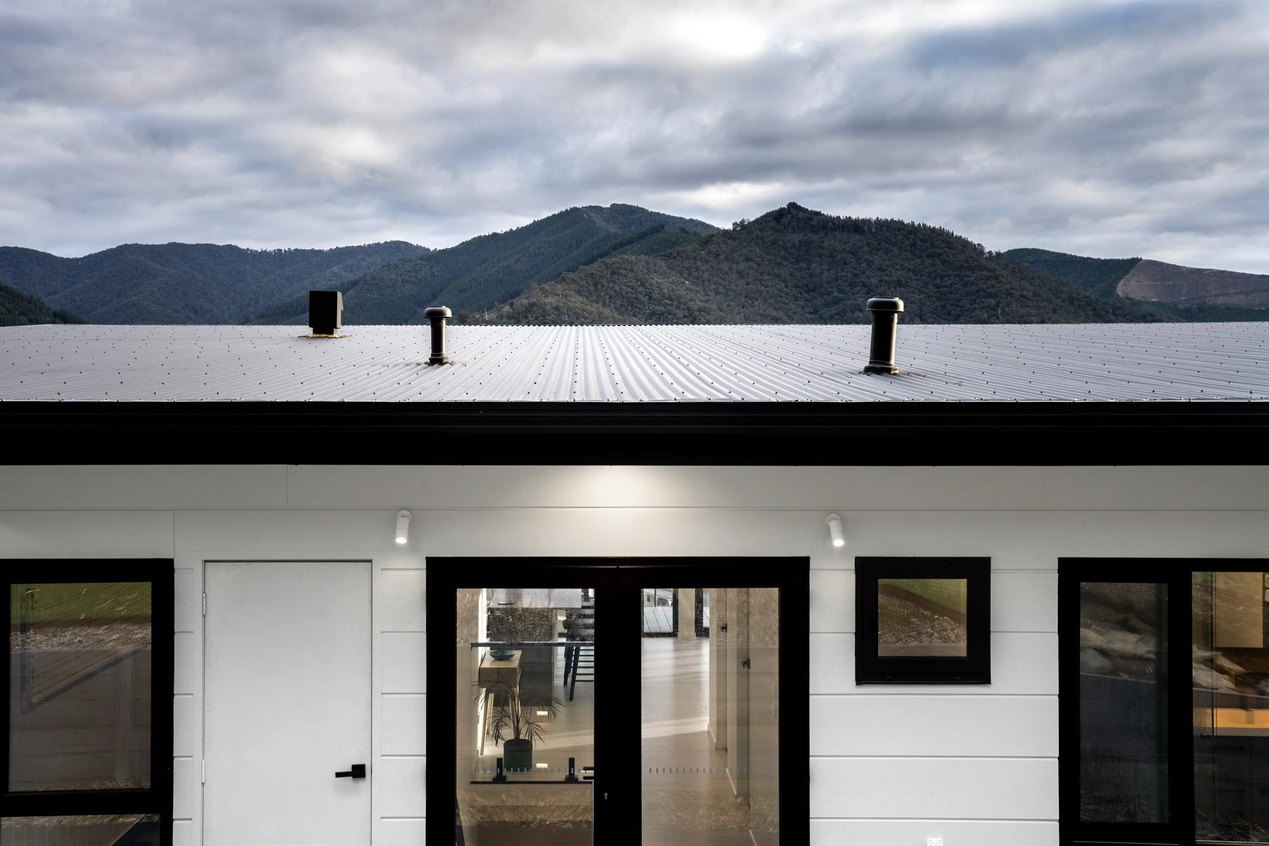 J_HARDIE_BLUE_HILLS_RISE_07917.jpg