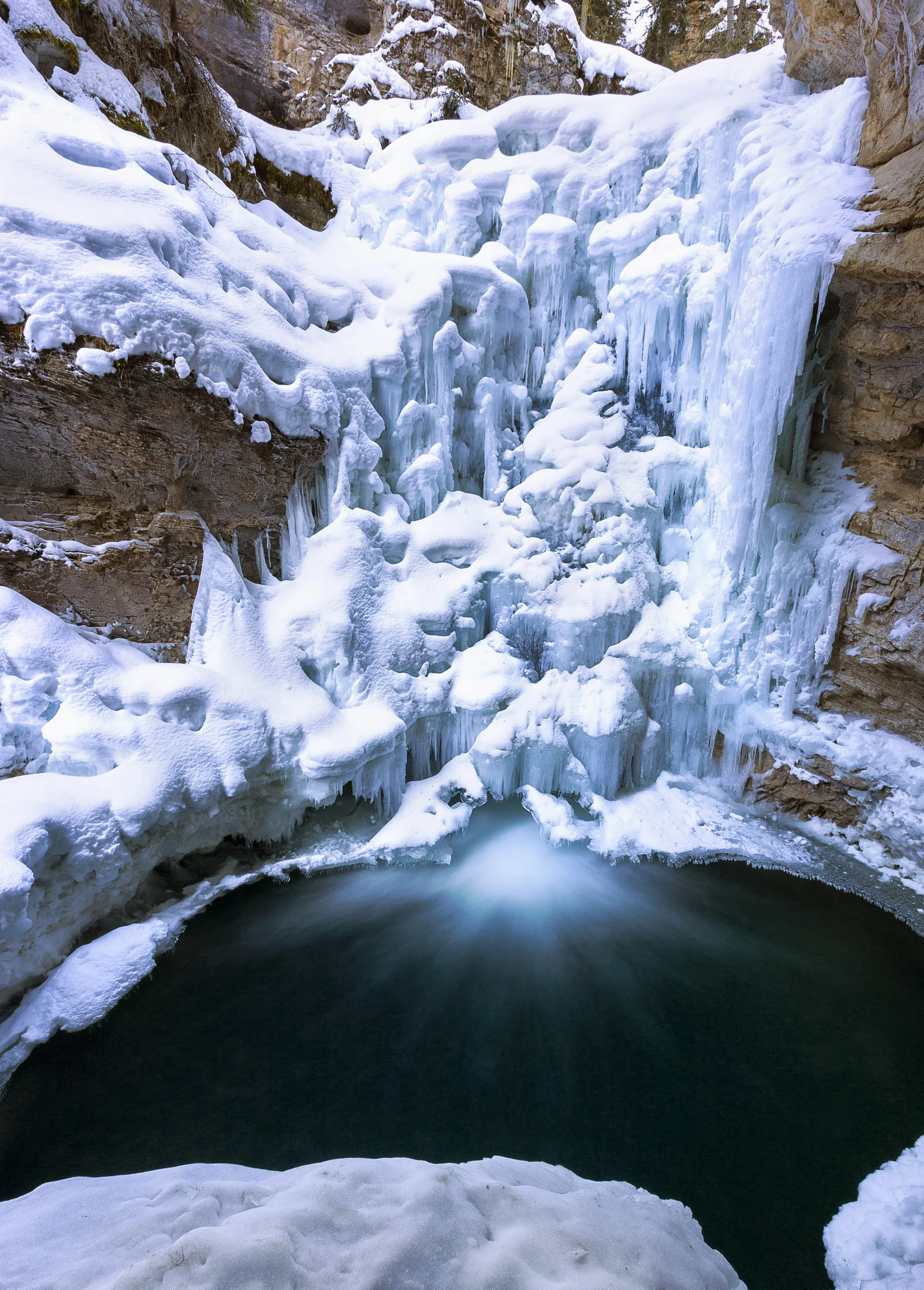 Johnston Canyon - Winter or summer?
