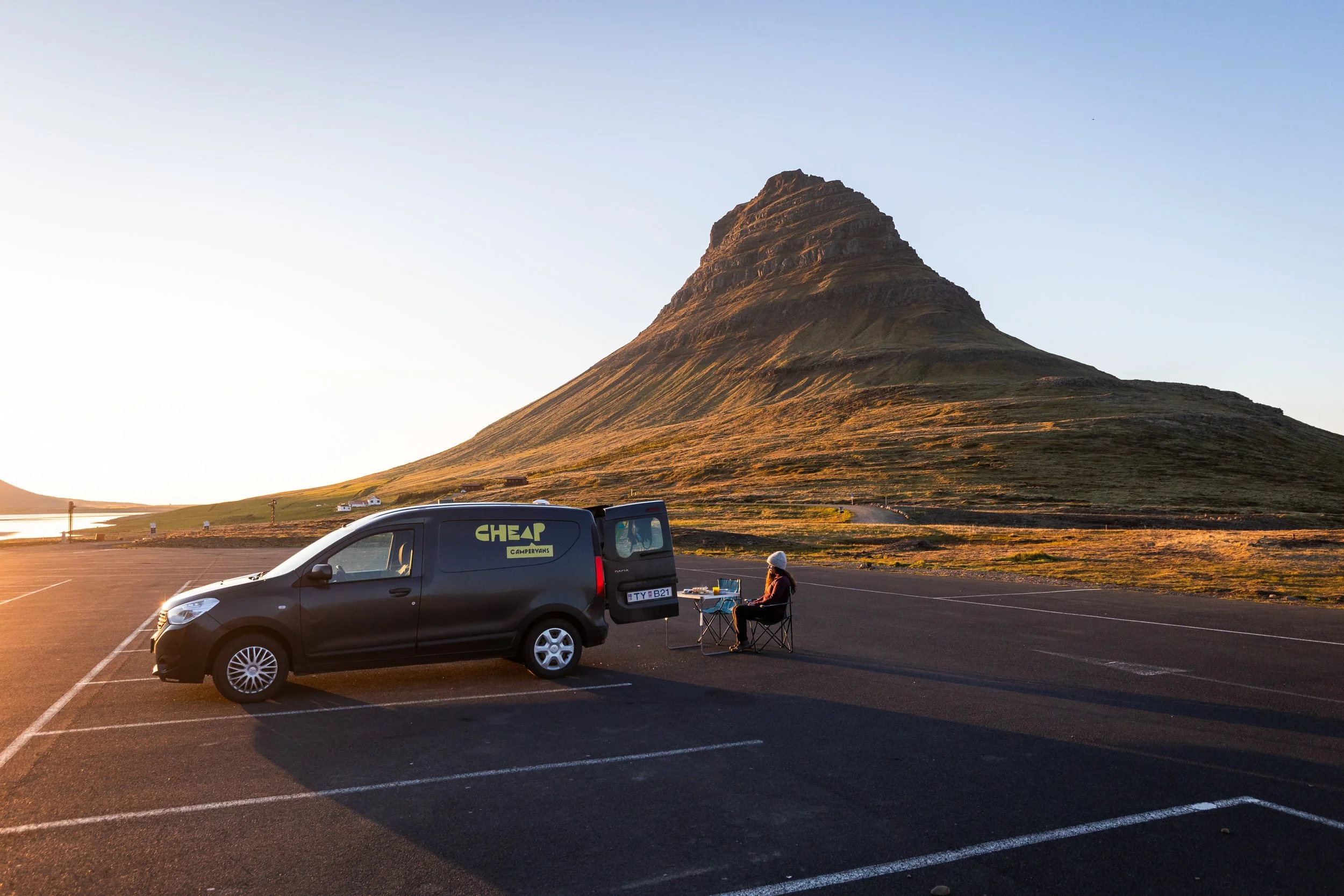 Kirkjufell campervan dinner