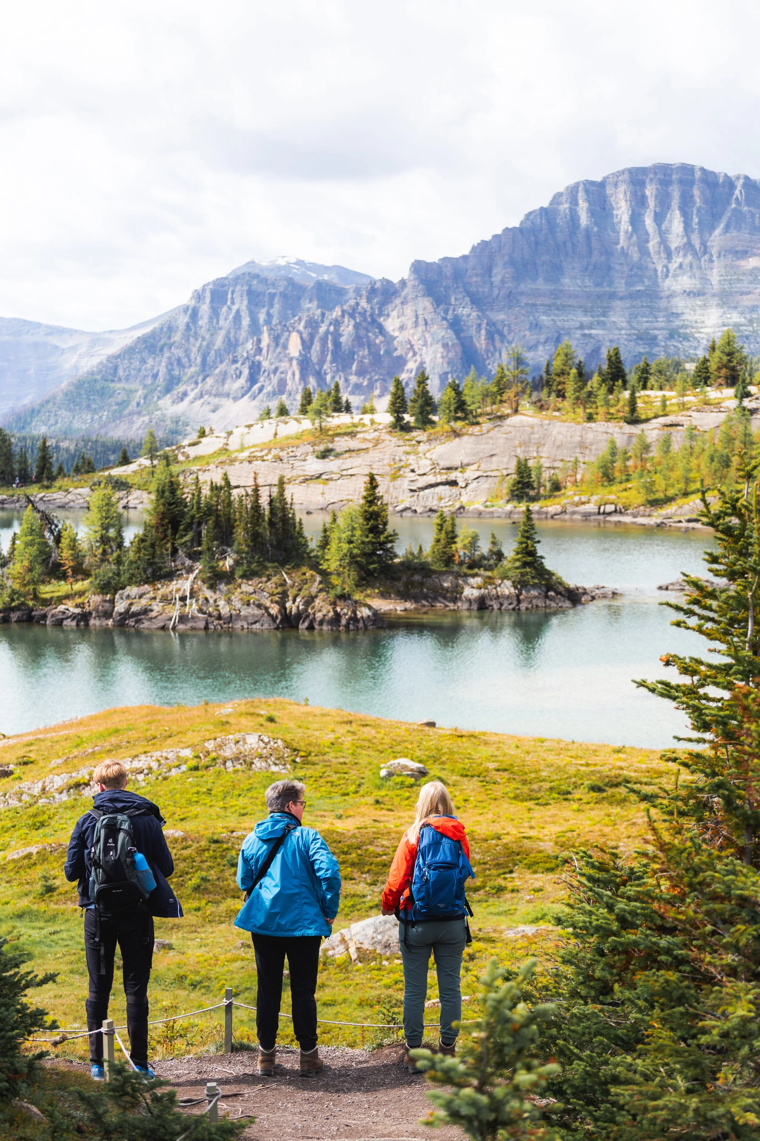 Hikers enjoying rock isle lake