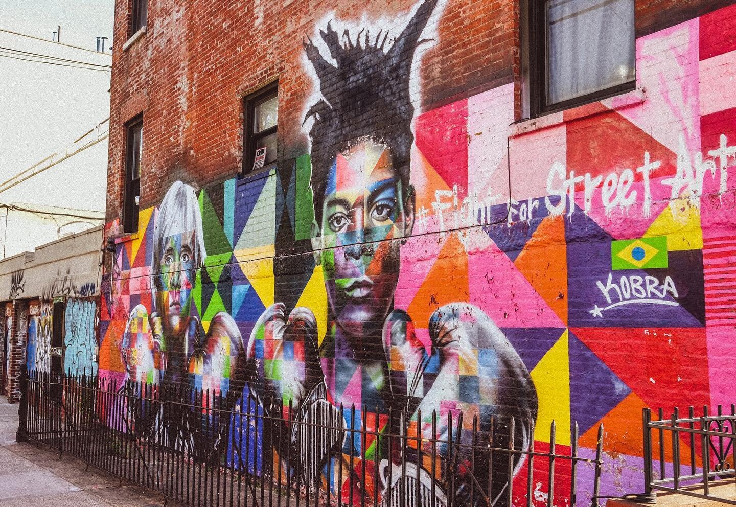 Fight for Street Art ❤️

Basquiat and Warhol spotted in Brooklyn 🗽 

.
.
.
.
.
.
.
.
.
.
.
#andywarhol #andywarholart #jeanmichelbasquiat #basquiat #brooklyn #brooklynstreetart #nyc #newyorkcity #irish #ireland #fujixseries #fujifilm_xseries #fujixe