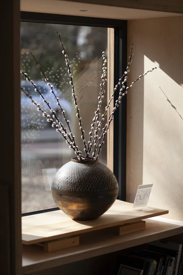 Display window onto Huntingdon Road