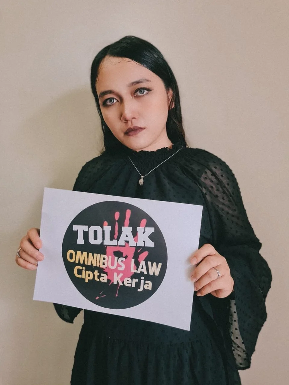 KONTROVERSI OMNIBUS LAW, HARUSKAH KITA MEMUJA INVESTASI?