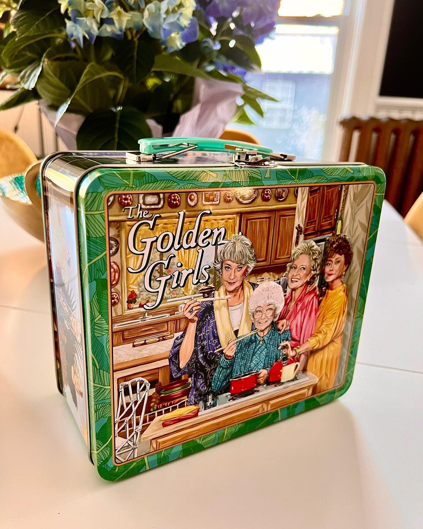 I thought you&rsquo;d all like to know a bit more about me so here&rsquo;s my favourite thing ever that I ordered, which finally arrived today. 
Yes, it&rsquo;s a Golden Girls lunchbox, and yes, I am going to use it. 
#ThankYouForBeingAFriend 
#Golde