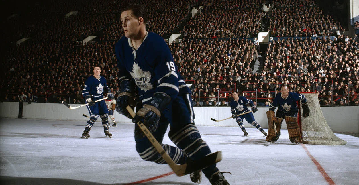 Maple-Leafs-79864987.jpg