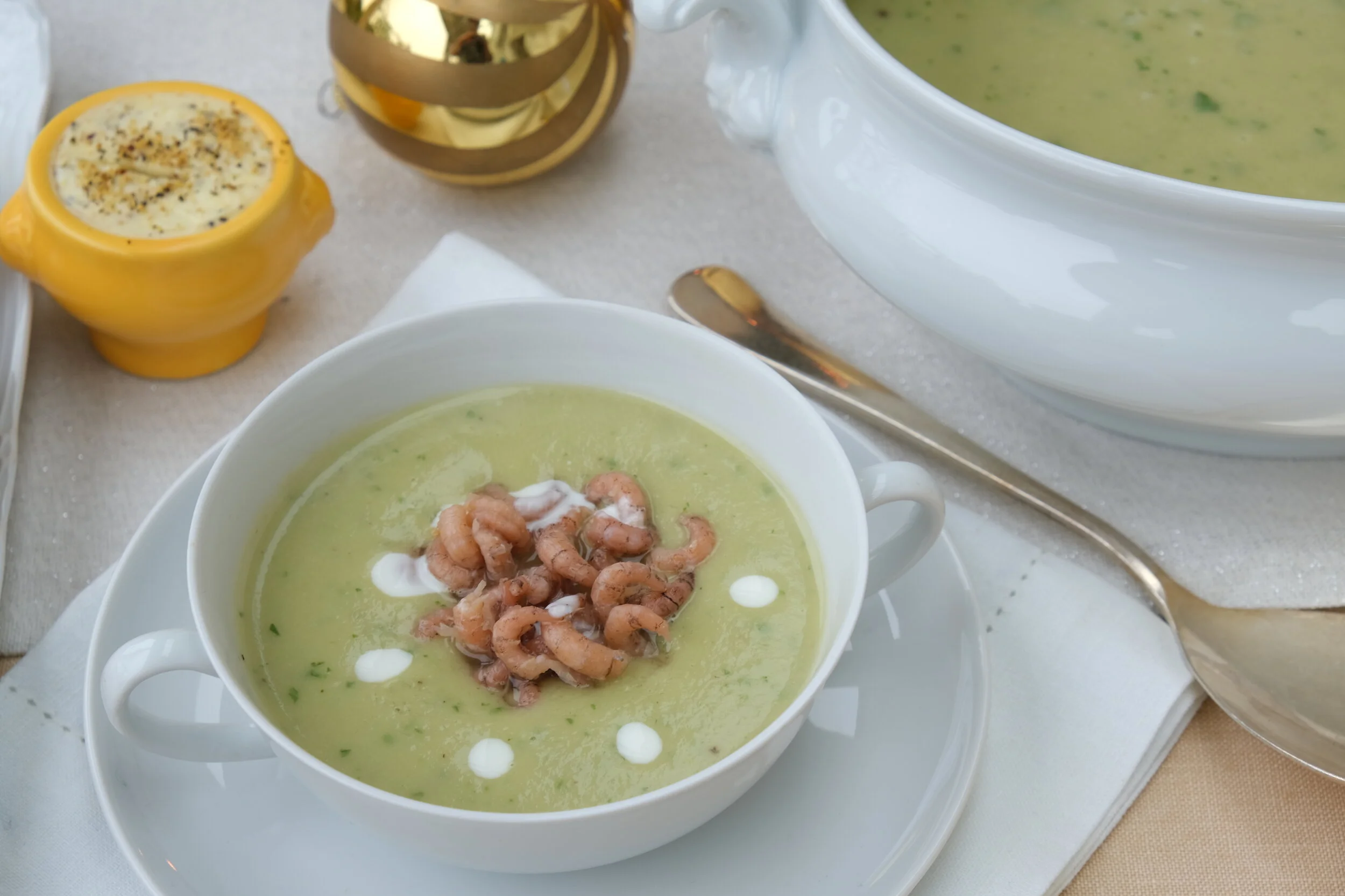 Avocadosoep met garnalen