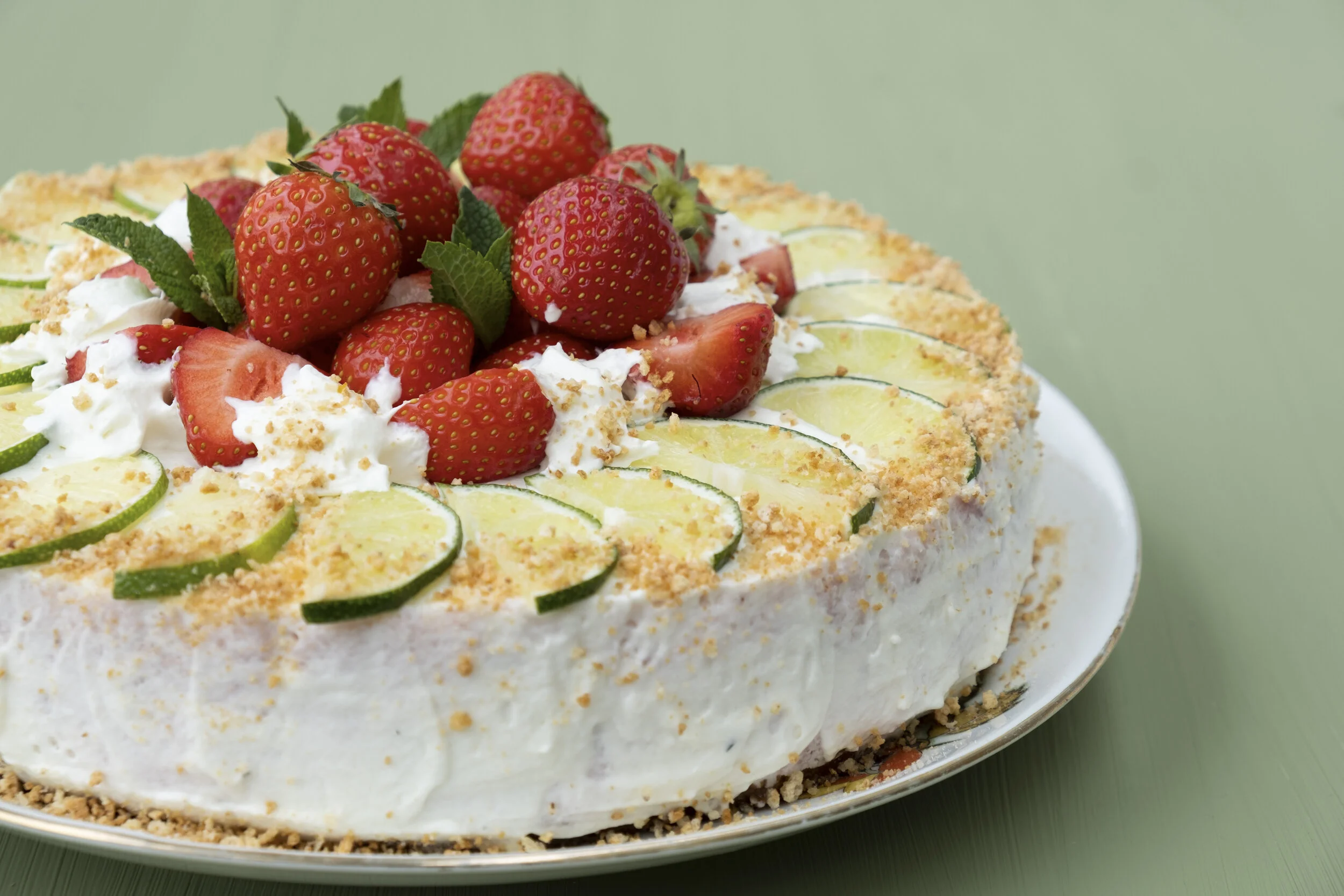 Aardbeien-kwarktaart