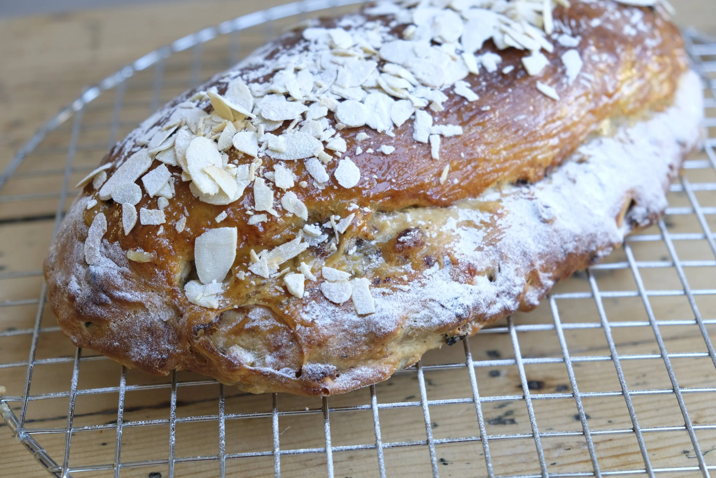 Stol met amarena kersen