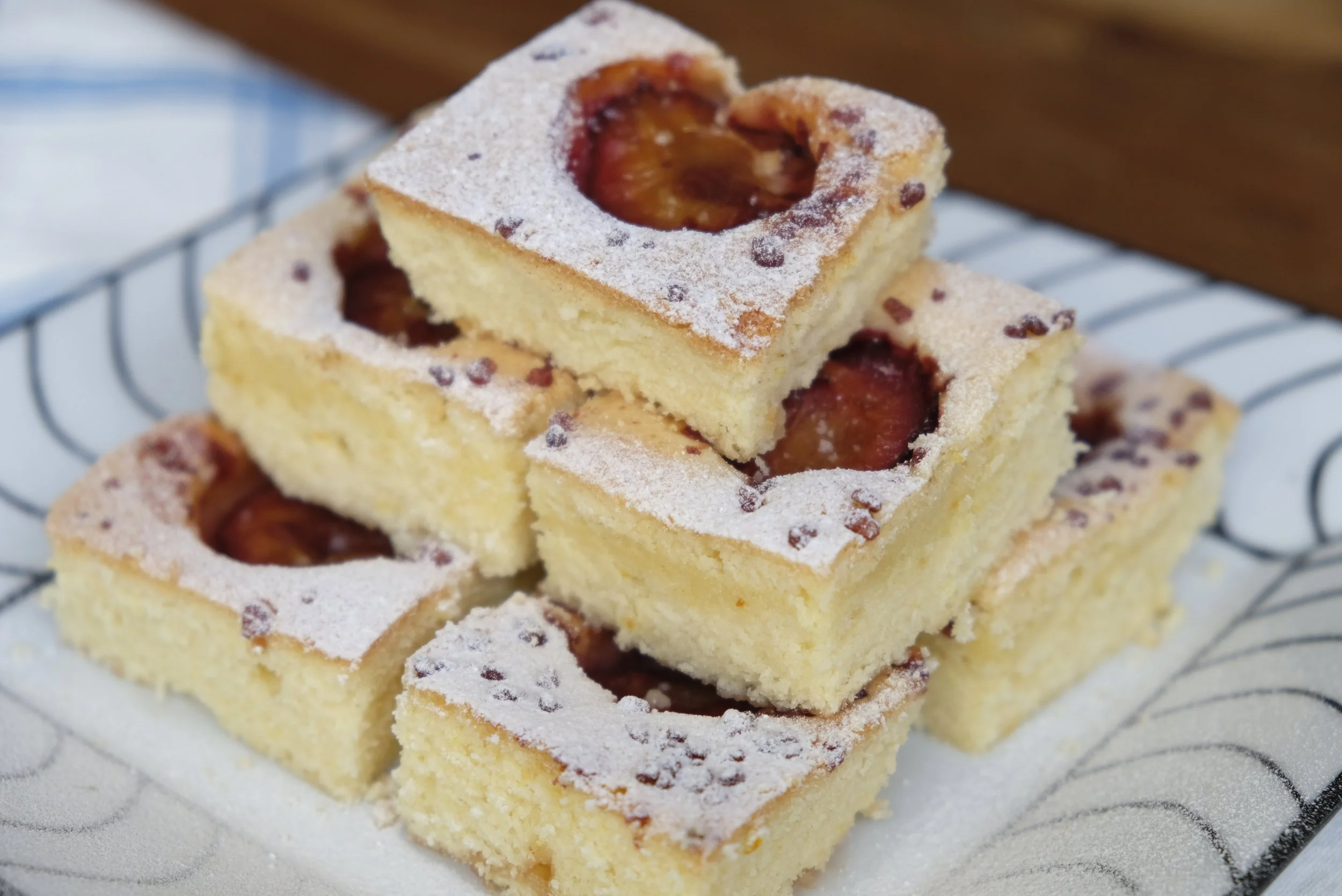 Marieke's plaatcake met verse pruimen