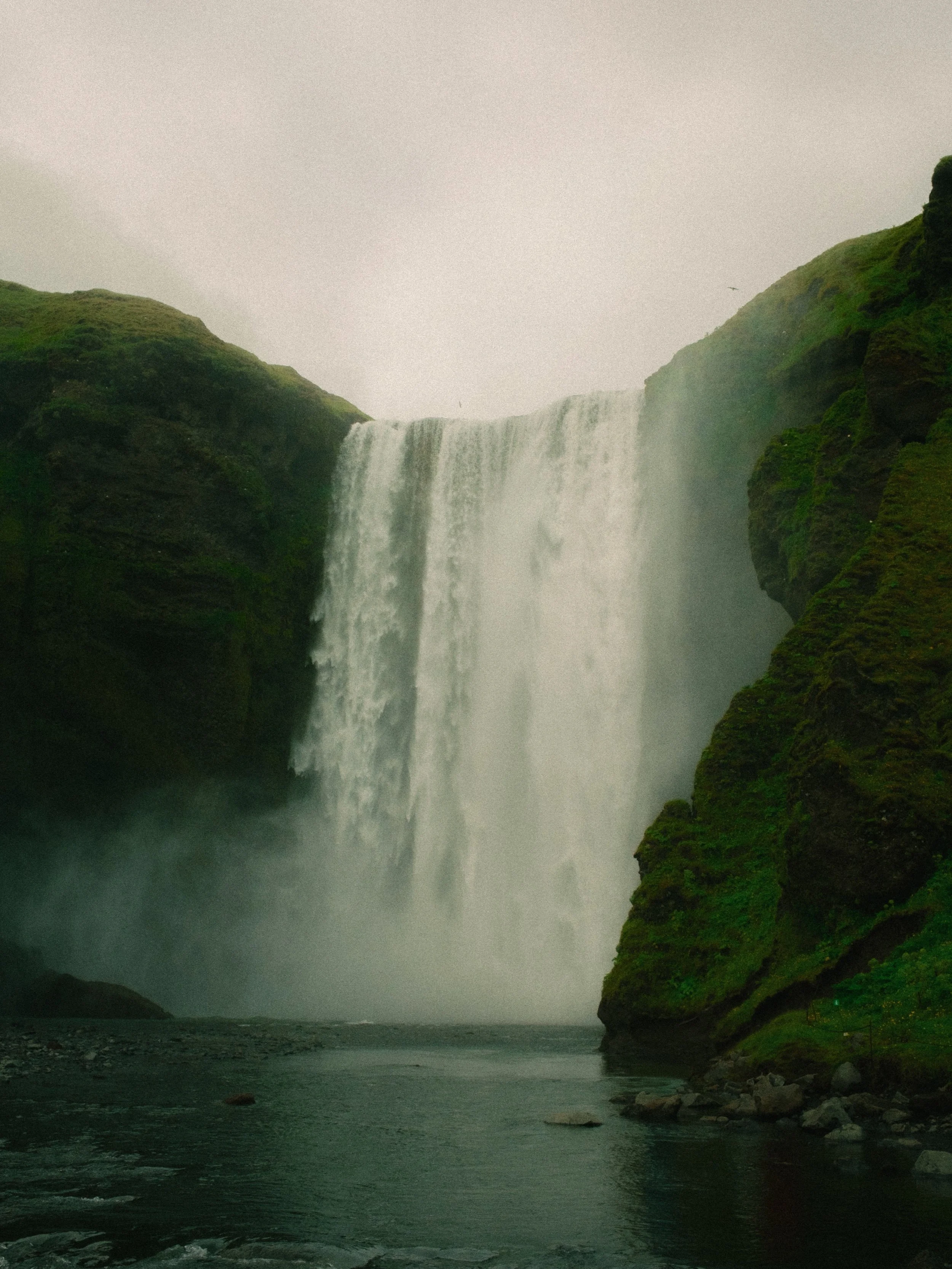 iceland &mdash; revisited
&bull;
&bull;
&bull;
shot on fujifilm

@fujifilmx_us 
@moment cinebloom 10%
@fujifilm.shooters