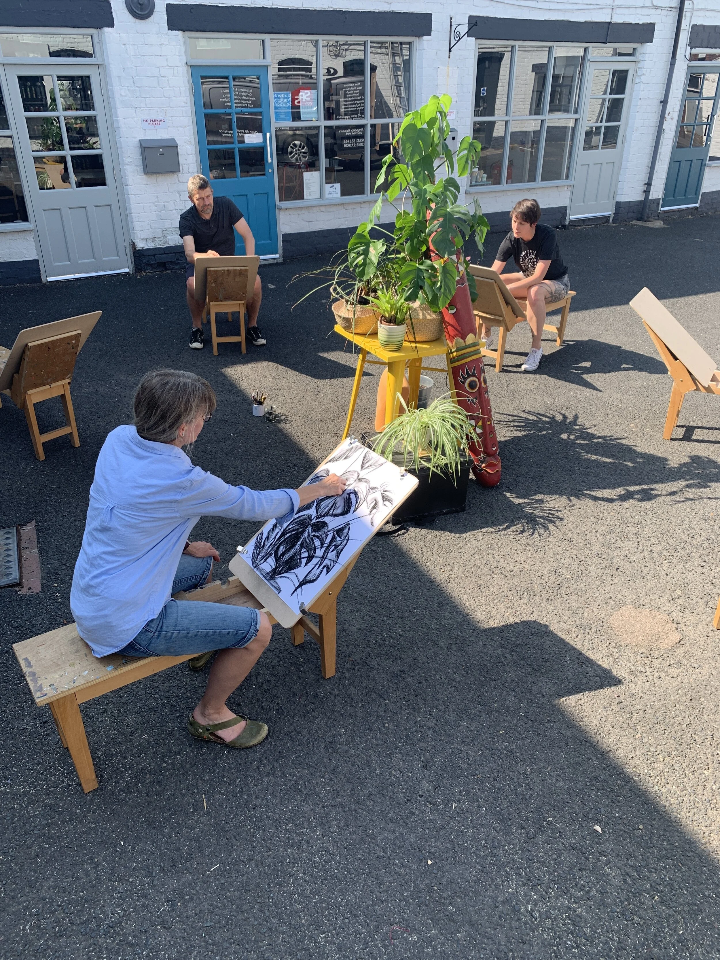 Outdoor drawing workshop