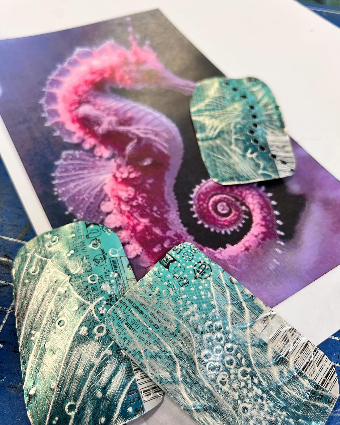 Great to visit @art_at_tettenhall_college_  today and work with Y10&rsquo;s on their ocean themed GCSE coursework project. 
Students made lots of lovely metal samples, and managed to complete an A5 &lsquo;tin tableau&rsquo; in the day too. 

It&rsquo
