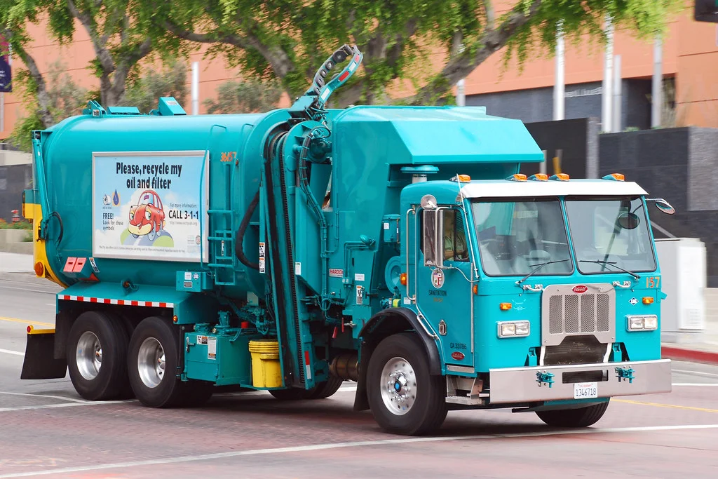 trash truck.jpg